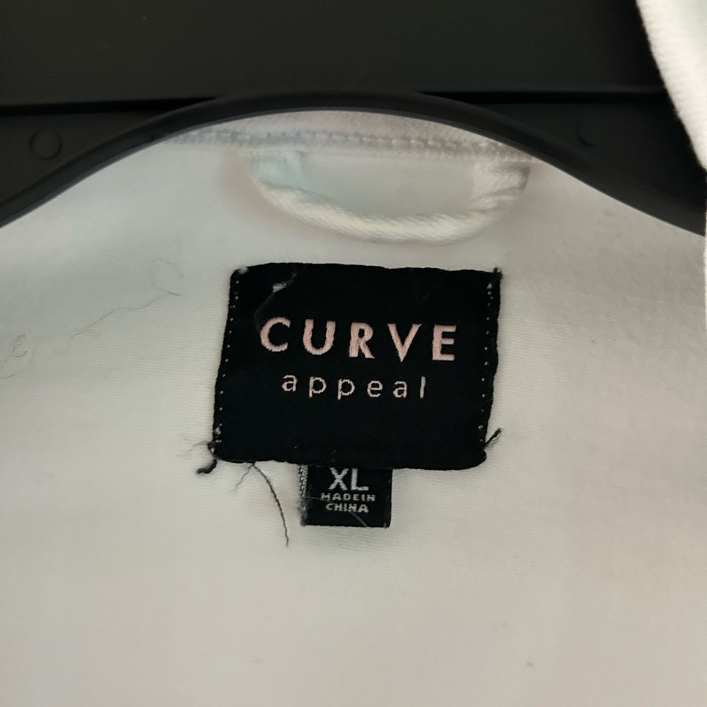 Curve Appeal White Top